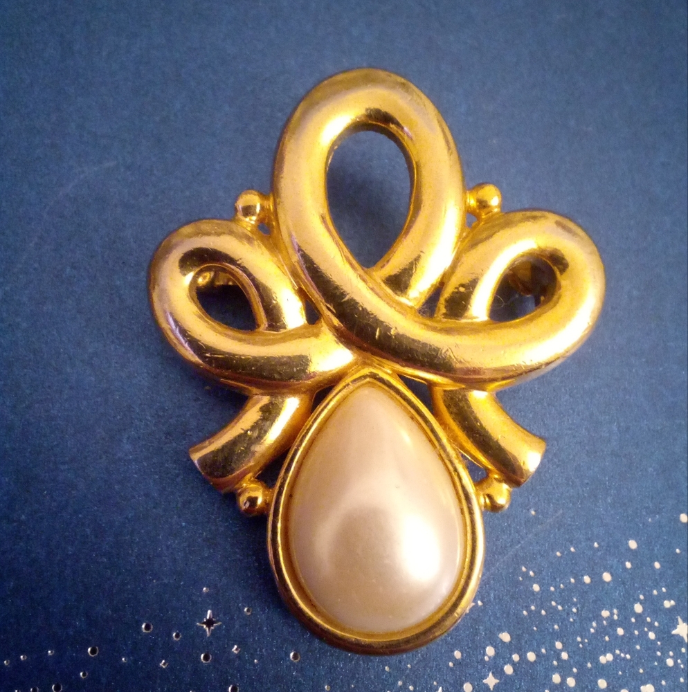 Brooch